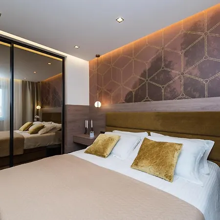 Sky Luxury Penthouse アパート