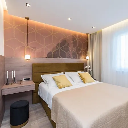 Sky Luxury Penthouse アパート