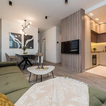 Sky Luxury Penthouse アパート ザダル
