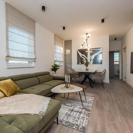 아파트 Sky Luxury Penthouse 자다르